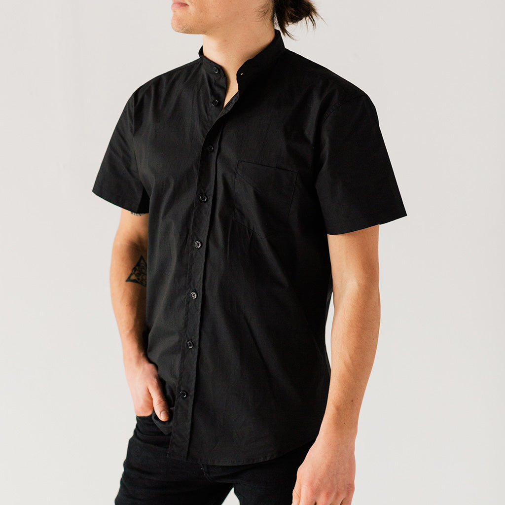 Men's Black Short Sleeve Banded Collar Service Shirt - Clean and Durable